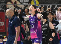 [포토]2세트 승리에 포효하는 흥국생명 김연경