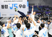 ‘주장’으로 구단 최초 ‘트레블’ 이끈 허수봉이 떠올린 이름 ‘우상’ 문성민 “우승으로 꼭 보답하고 싶었다”[현장인터뷰]