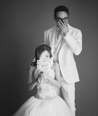 “훈남은 아니지만…” 결혼 티아라 효민, 남편 얼굴 살짝 공개 [★SNS]