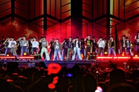 “한국어 떼창 터졌다”…세븐틴, K팝 최초 ‘팔 노르떼’ 헤드라이너