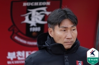 스리백 공격적 운영+외인 공격진 ‘폭발’에 이영민 감독의 과감한 ‘결단’까지…‘경기당 2골’ 부천이 잘 나가는 이유