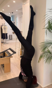 김희선, 레깅스 입고 운동에 푹 빠졌네 ‘48세에 이런 라인이라니’ [★SNS]