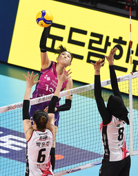 [포토]흥국생명 김연경, 힘차게!