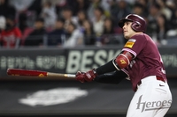 ‘출산 휴가’로 자리 비운 ‘팀 타점 1위’…“유동적으로 간다” 홍원기 감독의 계획 [SS시선집중]