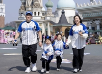 삼성 라이온즈에 에버랜드 ‘바오패밀리’ 입혔다…100종 한정판 굿즈에 벌써부터 ‘흥행 조짐’