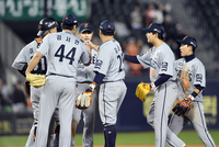 [포토]승리의 하이파이브를 나누는 한화