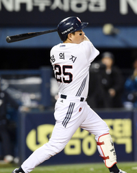 [포토]두산 양의지, 한화 폰세 상대 멀티 히트