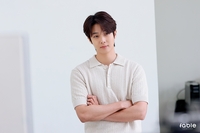 최우식, 일상이 화보…모델 아우라 품은 ‘분위기 장인’