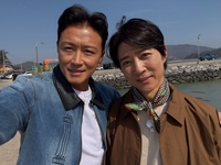 진태현, 귀한 사진 올렸다…“천상계·인간계 탑티어 드디어” [★SNS]