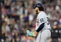 [포토]포효하는 한화 선발 폰세