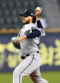 [포토]한화 폰세의 역투