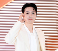 [포토] 이준혁 ‘여심 저격 볼하트’