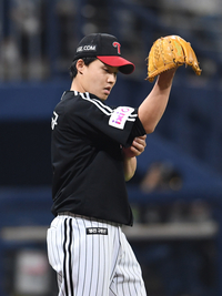 [포토]김건희에게 홈런 허용한 임찬규