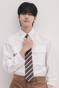 신예 성승하, 싱그러운 소년미의 부드러운 카리스마 폭발! 새로운 매력 부자