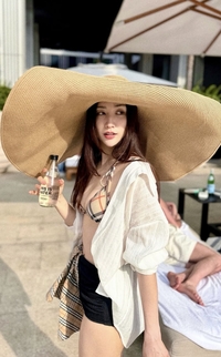 박하선, 명품 비키니에 명품 몸매[★SNS]