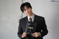 홀로 멜로를 찍었다…신예 권수현이 그린 ‘보물섬’ 속 해바라기 (일문일답)