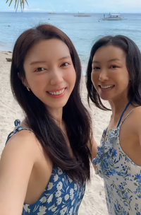 “자연 속에서 더 빛난다”...김옥빈·채서진 자매 명품 비주얼