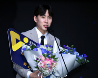 신인상 못 받았던 한태준, 영플레이어상 수상으로 ‘한풀이…신예 김다은도 수상 ‘세터들의 독무대’[V리그 어워즈]