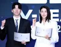 [포토] 정규리그 MVP의 주인공은 허수봉-김연경