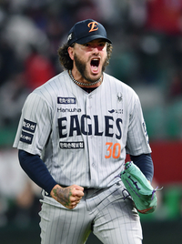 [포토]한화 폰세, 7회도 무실점으로!