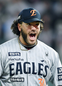 [포토]한화 선발 폰세의 포효