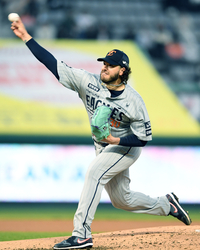 [포토]힘차게 공 뿌리는 한화 선발 폰세