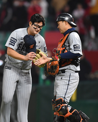 [포토]팀의 승리를 지켜낸 한화 김서현