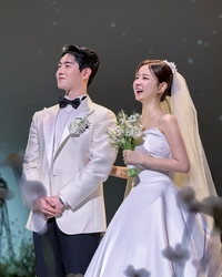 은가은♥박현호, 결혼식 비하인드 대방출 ‘진한 입맞춤+행복 미소’ [★SNS]