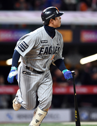 [포토]멀티 홈런 넘기는 한화 노시환