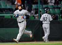 [포토]시즌 4호 홈런 넘긴 한화 노시환