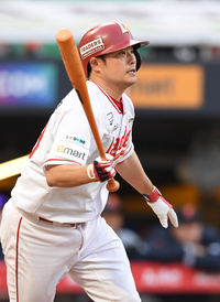 [포토]1타점 적시타 치는 SSG 이지영