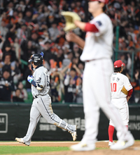 [포토]한화 노시환, 홈런 두 방으로 5타점!