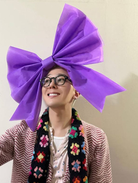 “보라 리본부터 코 휴지까지!”...지드래곤, 개성 넘치는 패션에 ‘예능칩’까지 장착