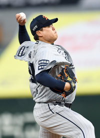 [포토]한화 선발 류현진의 역투