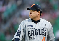 [포토]한화 류현진, SSG전 1회부터 2실점