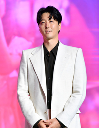 ‘예의냐, 텃세냐!’ 이동건 카페 논란…“매출은 올랐지만, 마음은 불편”