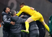 손흥민 빠진 토트넘, 프랑크푸르트 원정서 극적인 1-0 승리 4강행…한 골 넣고 버티기 작전 성공