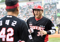 ‘최형우 결승타’ KIA, 6-2 승리 ‘위닝’…두산, 9회 ‘실책 3개’ 집중력 어디 갔나 [SS잠실in]