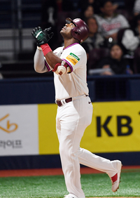 [포토]홈런 세리머니 하는 키움 푸이그