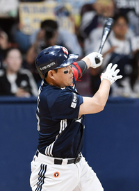 [포토]두산 양의지의 추격 투런 홈런