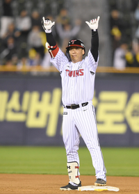 [포토] 김현수 ‘승리가 보인다’