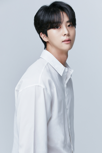 日 톱배우와 열애설 터진 김무준은 누구?