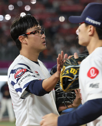 “박세웅, 페이스 찾아간다…김원중은 믿음직해” 전날 ‘호투’ 펼친 마운드→김태형 감독도 ‘흡족’ [SS잠실in]