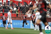 ‘오베르단 결승포’ 포항, 2경기만에 웃었다…‘귀국 이틀만 선발’ 린가드 뛴 서울은 시즌 첫 연패 수렁