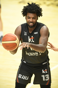 해먼즈 ‘더블더블’ 활약…KT, 벼랑 끝에서 ‘반격 성공’→승부는 이제 ‘4차전’으로 [SS현장]
