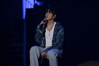 지창욱, 풀밴드 라이브 소화…日매체 “무대전체를 감성의 소용돌이로”