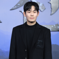 류경수, 故 강수연 3주기 앞두고 묘소 방문…유작으로 맺어진 인연