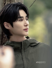 변우석, 팬들을 숲으로 끌어들이는 마성의 매력[★SNS]