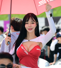 슈퍼레이스 BMP 모델 민한나, 팬과 함께 해요! [포토]