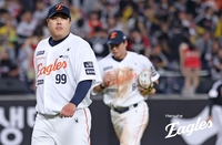 ‘LG 킬러’ 류현진, 천적다운 투구…1위를 ‘4연패’에 몰아넣었다→선두 추격 ‘박차’ [SS시선집중]